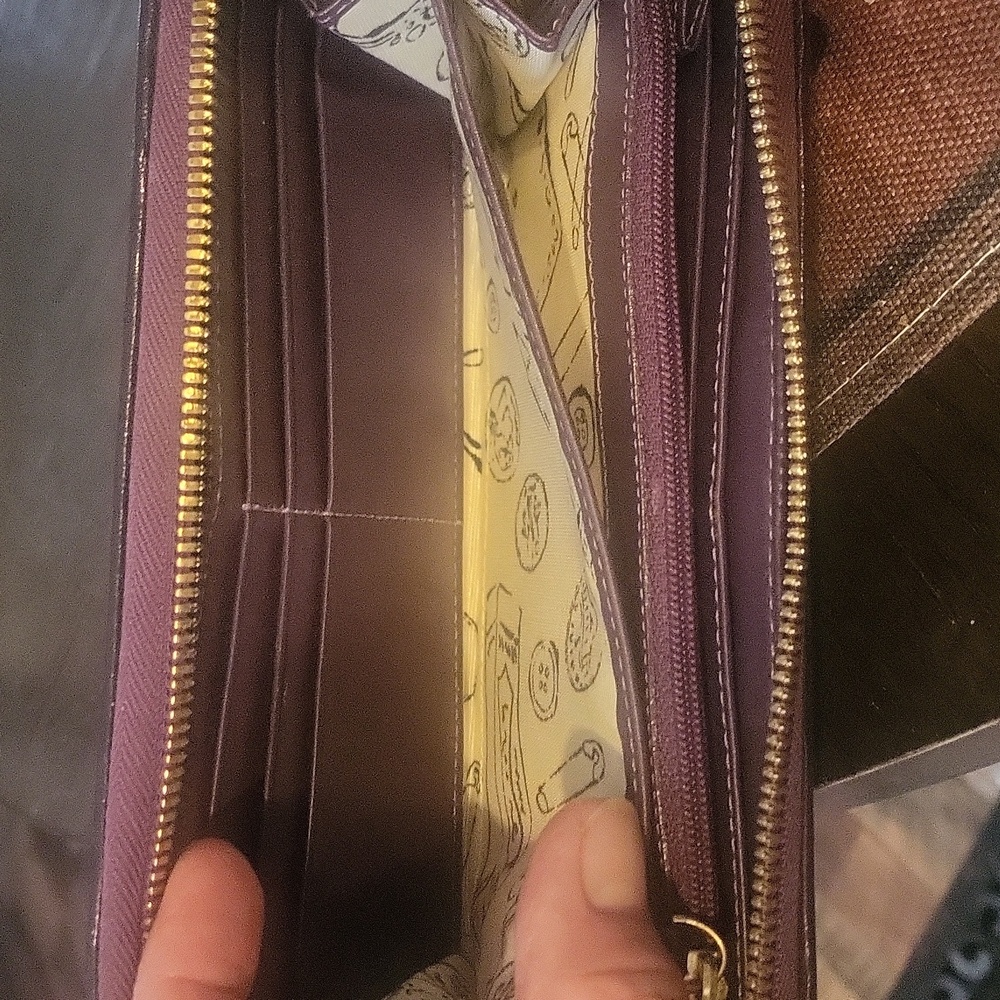 Kate Spade Wallet - Picture 5 of 8